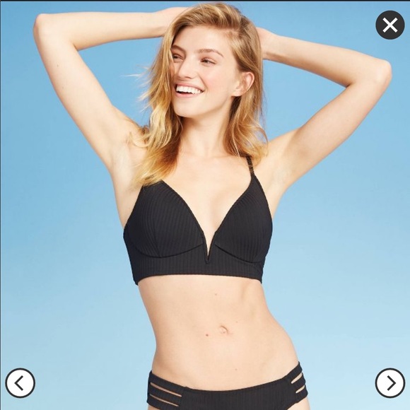 Shade & Shore Other - Shade & Shore Black Set 32D Top Small Bottom